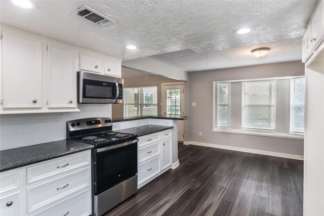 12757 Lake Conroe Hills Drive, Willis, TX 77318