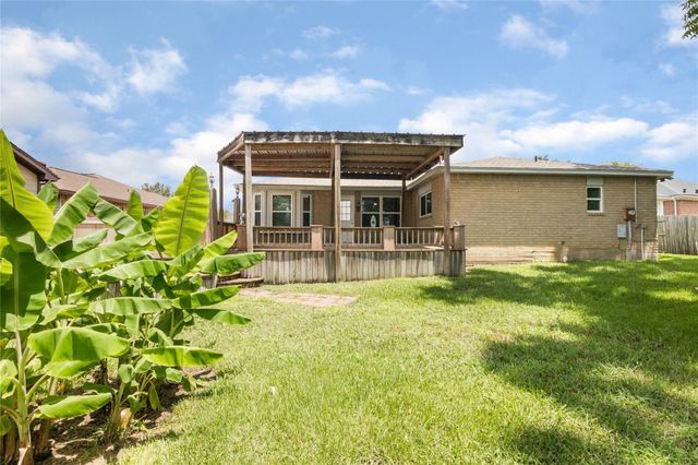 12757 Lake Conroe Hills Drive, Willis, TX 77318