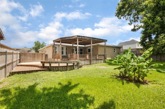 12757 Lake Conroe Hills Drive, Willis, TX 77318