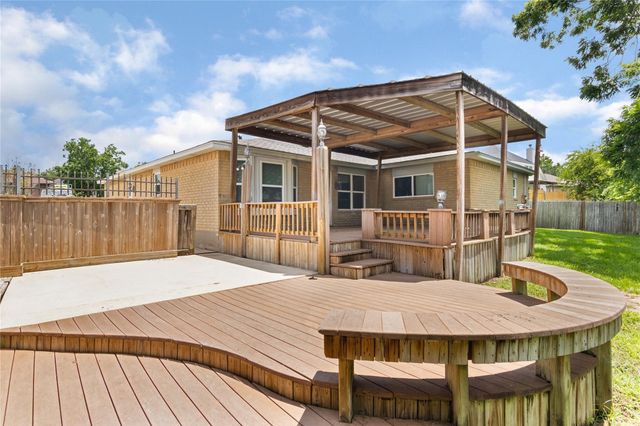 12757 Lake Conroe Hills Drive, Willis, TX 77318