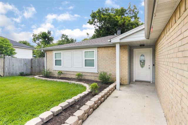 12757 Lake Conroe Hills Drive, Willis, TX 77318