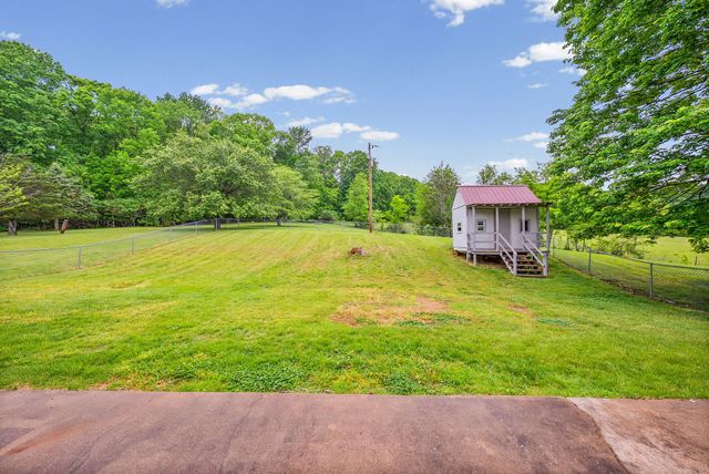 795 Clay Wright Rd, Erin, TN 37061