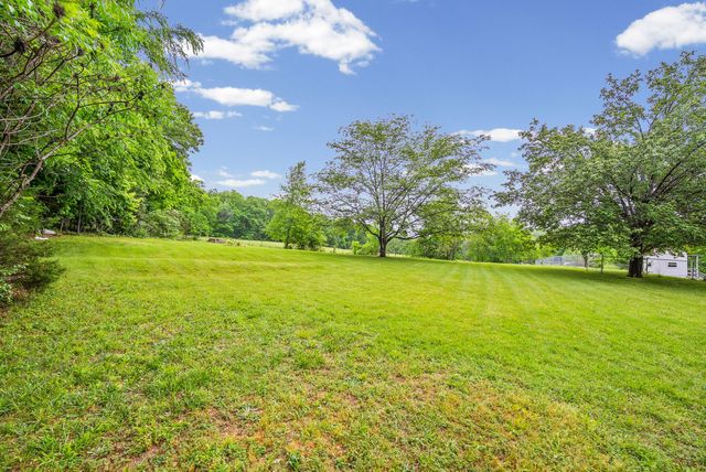 795 Clay Wright Rd, Erin, TN 37061