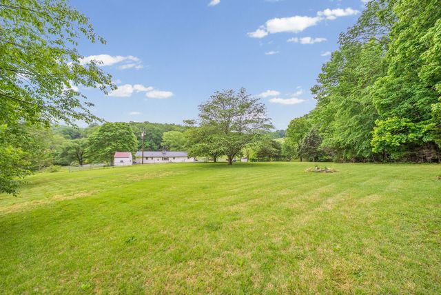 795 Clay Wright Rd, Erin, TN 37061