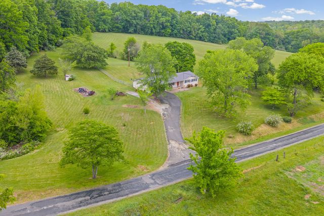 795 Clay Wright Rd, Erin, TN 37061