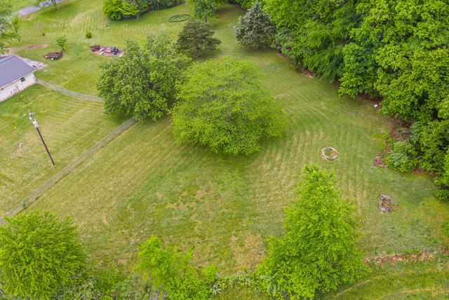 795 Clay Wright Rd, Erin, TN 37061