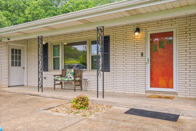 795 Clay Wright Rd, Erin, TN 37061