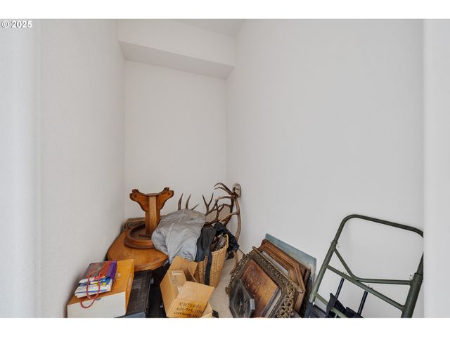 535 KESTERSON Ct, Rockaway Beach, OR 97136