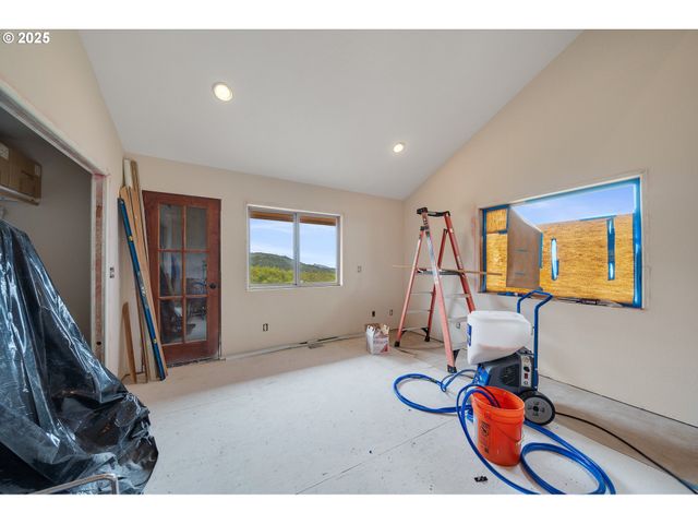 535 KESTERSON Ct, Rockaway Beach, OR 97136