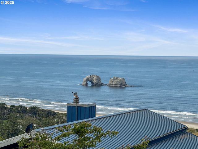 535 KESTERSON Ct, Rockaway Beach, OR 97136