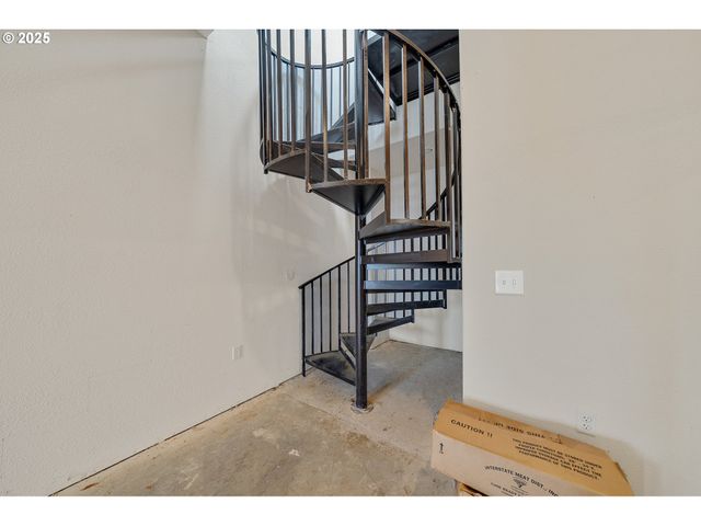 535 KESTERSON Ct, Rockaway Beach, OR 97136