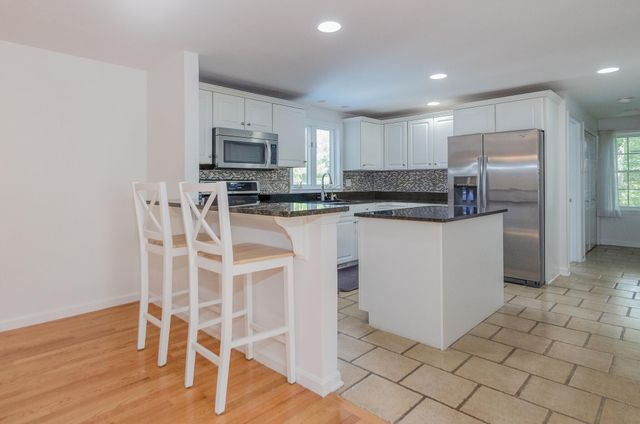 16 Morgan Way, West Barnstable, MA 02668