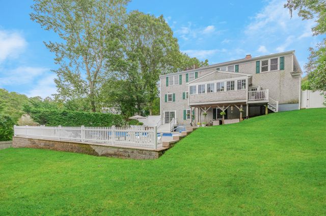 16 Morgan Way, West Barnstable, MA 02668