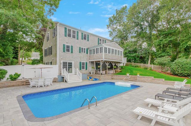 16 Morgan Way, West Barnstable, MA 02668