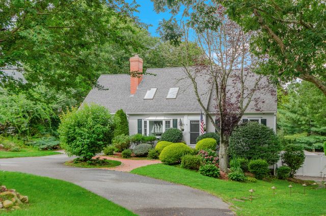 16 Morgan Way, West Barnstable, MA 02668