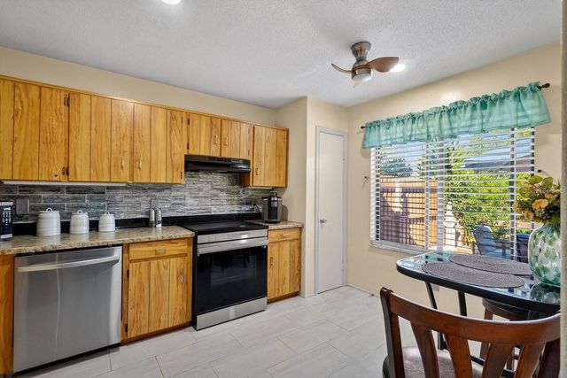 33 LAKEPOINT CIRCLE, Port Orange, FL 32128