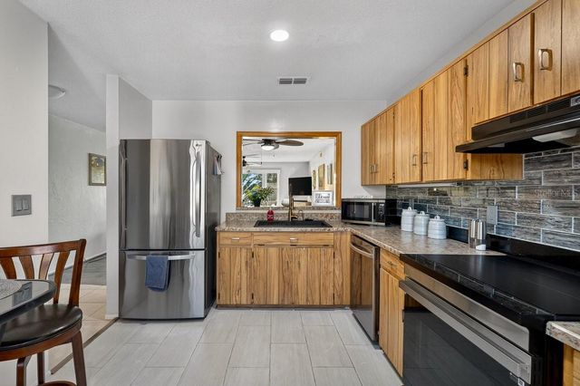 33 LAKEPOINT CIRCLE, Port Orange, FL 32128