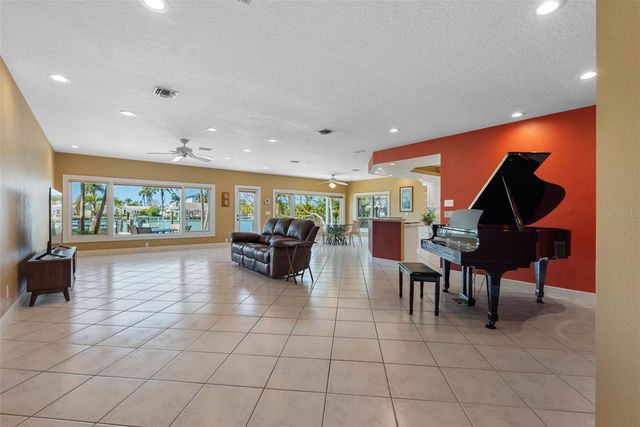 11260 5TH STREET E, Treasure Island, FL 33706