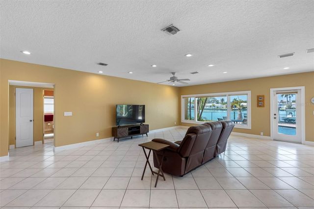 11260 5TH STREET E, Treasure Island, FL 33706