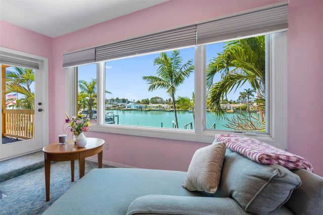 11260 5TH STREET E, Treasure Island, FL 33706