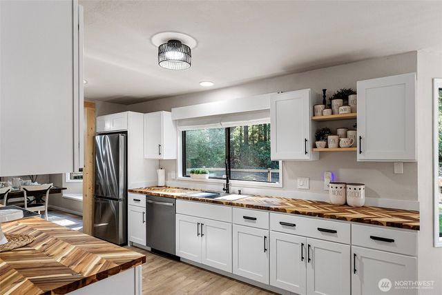 12889 Westridge Drive NW, Silverdale, WA 98383