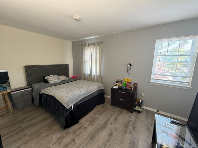 23 Hawthorn Court, Fishkill, NY 12524