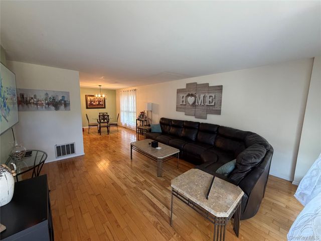 23 Hawthorn Court, Fishkill, NY 12524