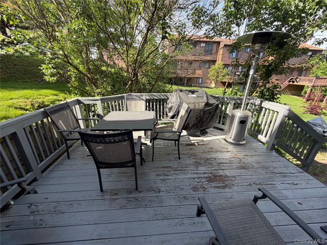 23 Hawthorn Court, Fishkill, NY 12524