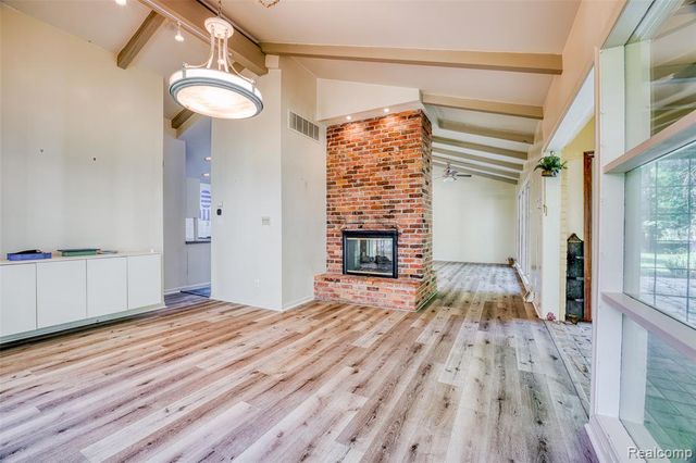 31555 Westlady Drive, Beverly Hills, MI 48025