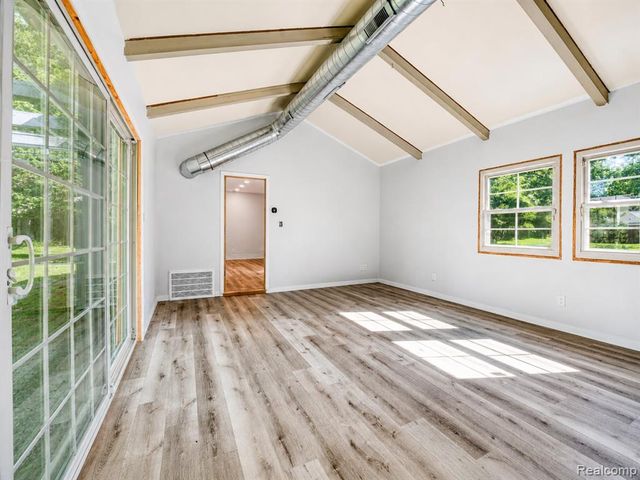 31555 Westlady Drive, Beverly Hills, MI 48025