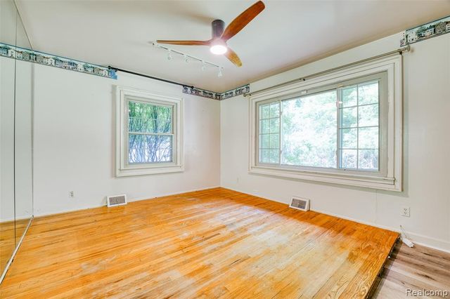31555 Westlady Drive, Beverly Hills, MI 48025