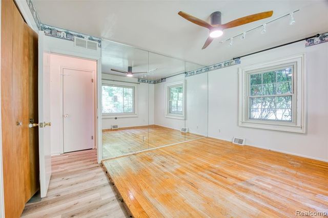 31555 Westlady Drive, Beverly Hills, MI 48025