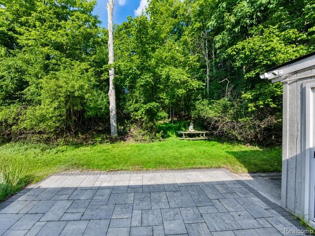 31555 Westlady Drive, Beverly Hills, MI 48025