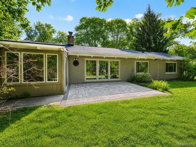 31555 Westlady Drive, Beverly Hills, MI 48025