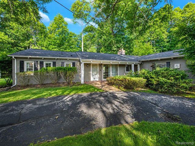 31555 Westlady Drive, Beverly Hills, MI 48025