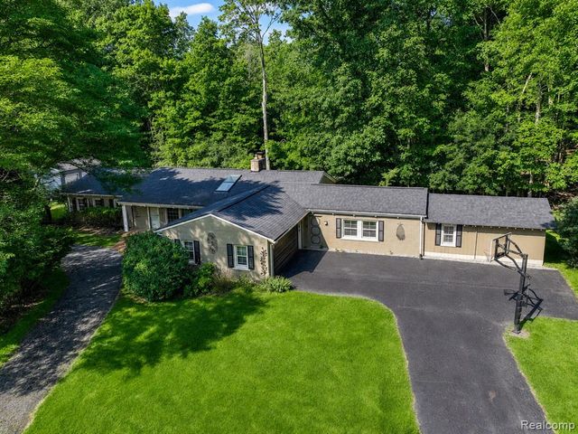 31555 Westlady Drive, Beverly Hills, MI 48025