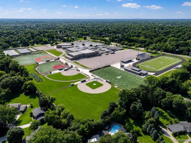 31555 Westlady Drive, Beverly Hills, MI 48025