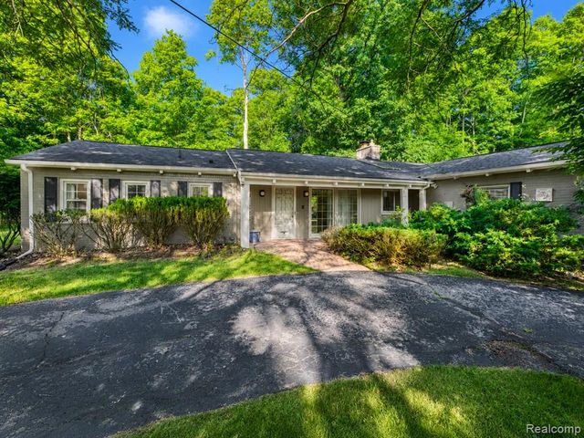 31555 Westlady Drive, Beverly Hills, MI 48025