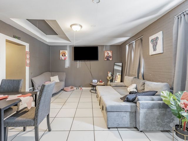 210 Southgate Avenue, Chicago Heights, IL 60411