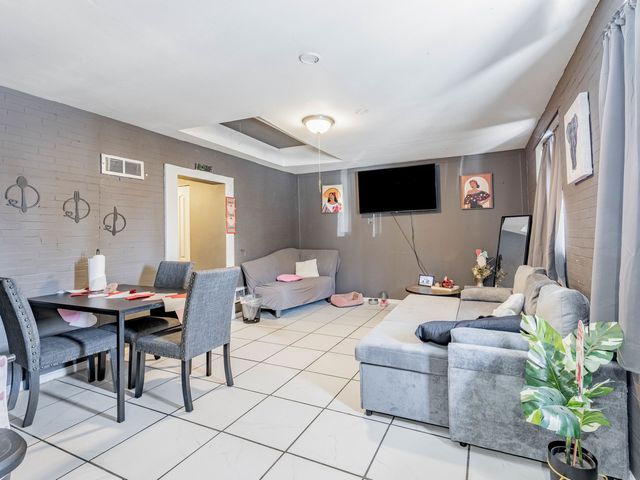 210 Southgate Avenue, Chicago Heights, IL 60411