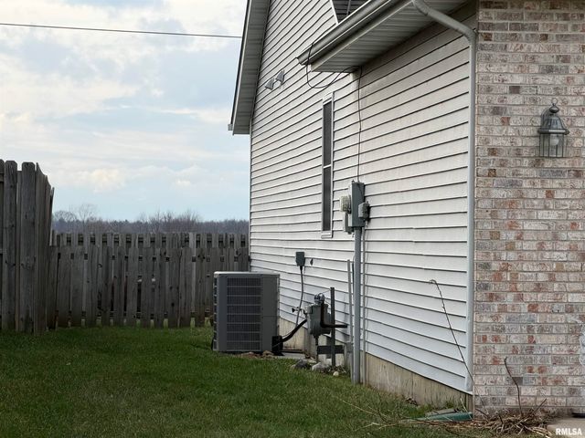 2311 Asheville Drive, Springfield, IL 62711