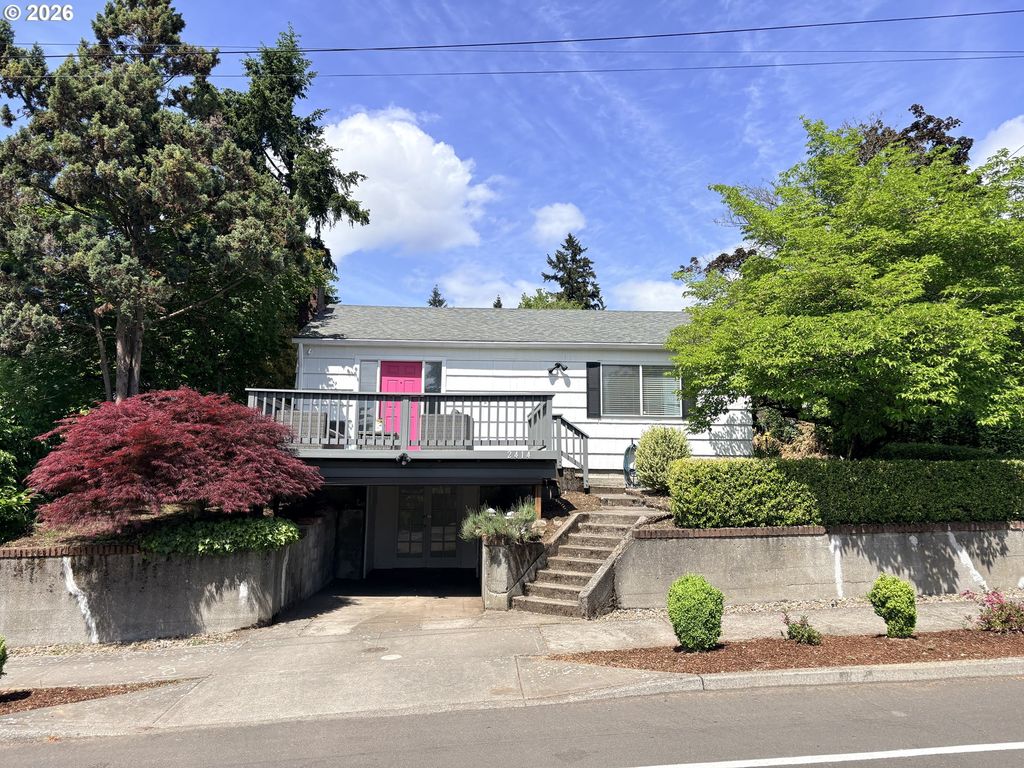 2414 E MCLOUGHLIN Blvd, Vancouver, WA 98661