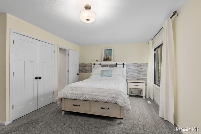 2436 E Collier Avenue Se, City Of Kentwood, MI 49546