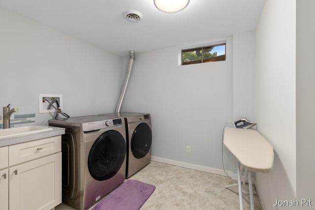 2436 E Collier Avenue Se, City Of Kentwood, MI 49546