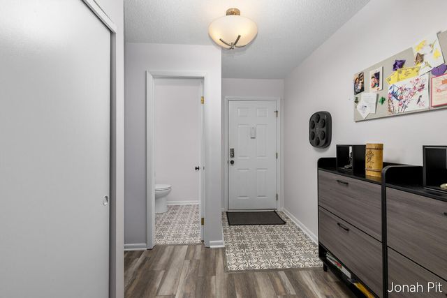 2436 E Collier Avenue Se, City Of Kentwood, MI 49546