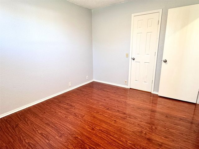 6723 Ambercrest Drive, Arlington, TX 76002