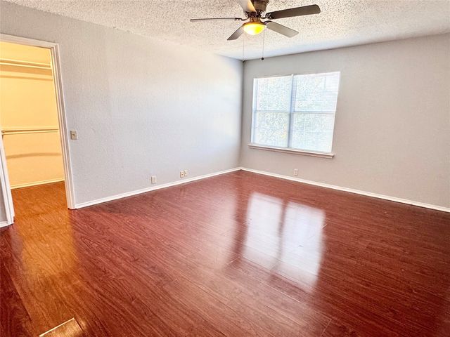 6723 Ambercrest Drive, Arlington, TX 76002