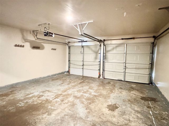 6723 Ambercrest Drive, Arlington, TX 76002