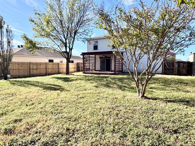 6723 Ambercrest Drive, Arlington, TX 76002