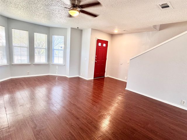 6723 Ambercrest Drive, Arlington, TX 76002